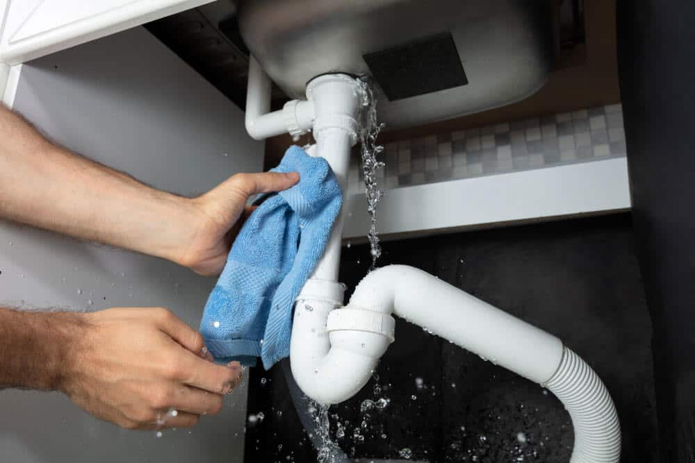 plumber-pipe-line-repair